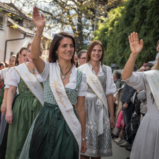 festa dei fiori di melo Naz-Sciaves